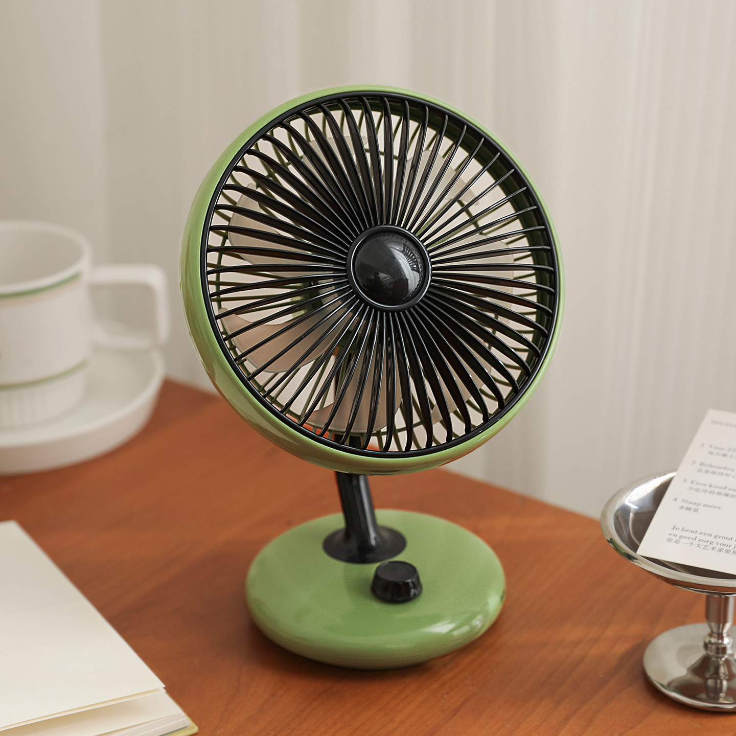 小日子不翻篇 复古绿静音桌面USB充电续航宿舍办公台式无线小风扇