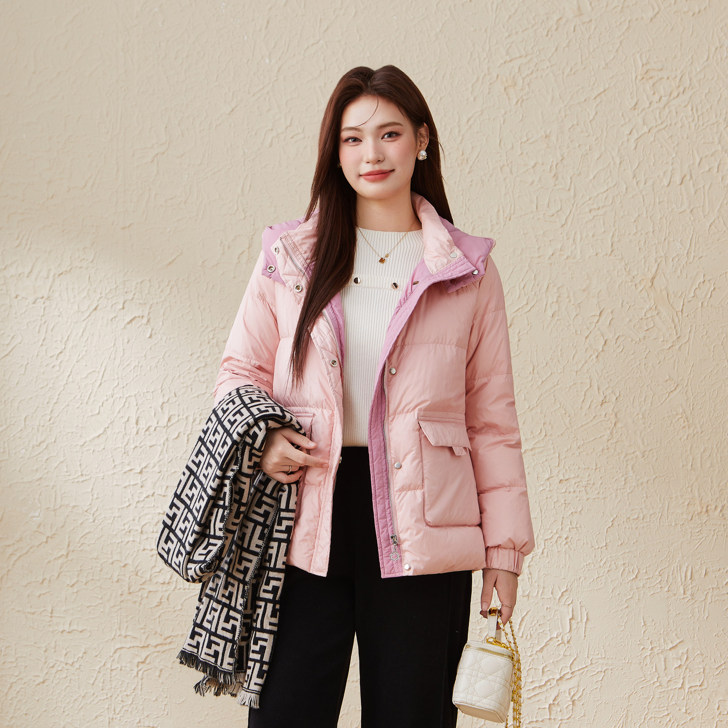 采多宝胖mm高端质感大码女装2025秋冬新款连帽短款工装羽绒外套