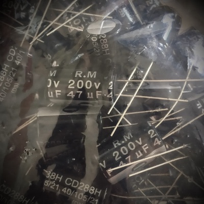 200v47uf 47uf200v全新原装 高频电解电容 体积13*25 正品