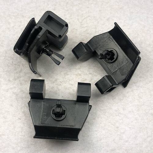 适配威驰凯美瑞雷克萨斯致享埃尔法新致炫前叶子板内衬保险杠卡扣