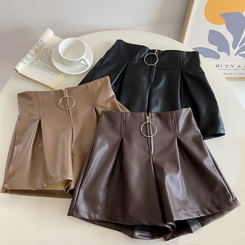 Real price casual pants women's spring and autumn high waist thin wide leg pants small black versatile leather shorts