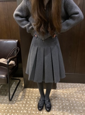 BBen 法式半身裙女秋冬2025秋冬新款垂感显瘦好搭配的羊毛百褶裙