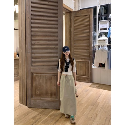 BBen  卡其色工装裙女春秋2025秋季新款搭配上衣的半身裙长裙子