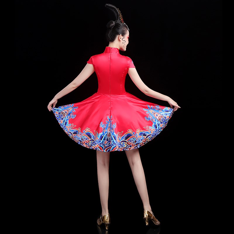 新选现代舞演出服女新款打鼓舞蹈服装G成人广场舞合唱团表演蓬蓬