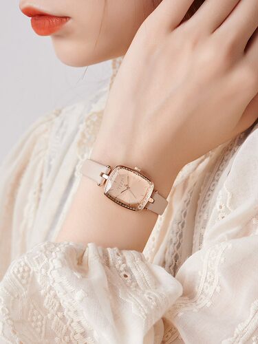 聚利时女表复古钻时尚