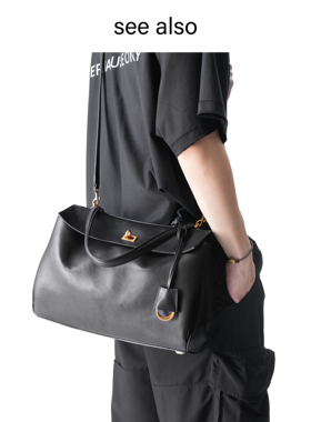 SEE ALSO『头层牛皮』巴黎黑色大容量单肩锁扣斜挎包男女款LD4000