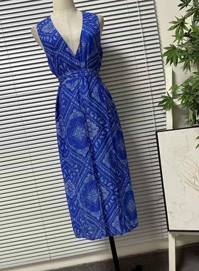 0109-23F家蓝色印花V领连衣裙女无袖绑带收腰气质度假风显瘦长裙