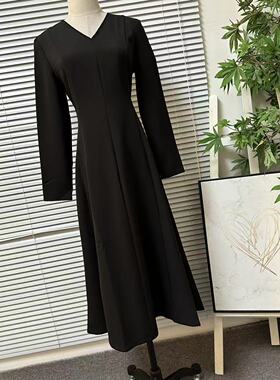 0202-18大牌极简风V领长袖连衣裙女黑色修身显瘦高级感气质裙子