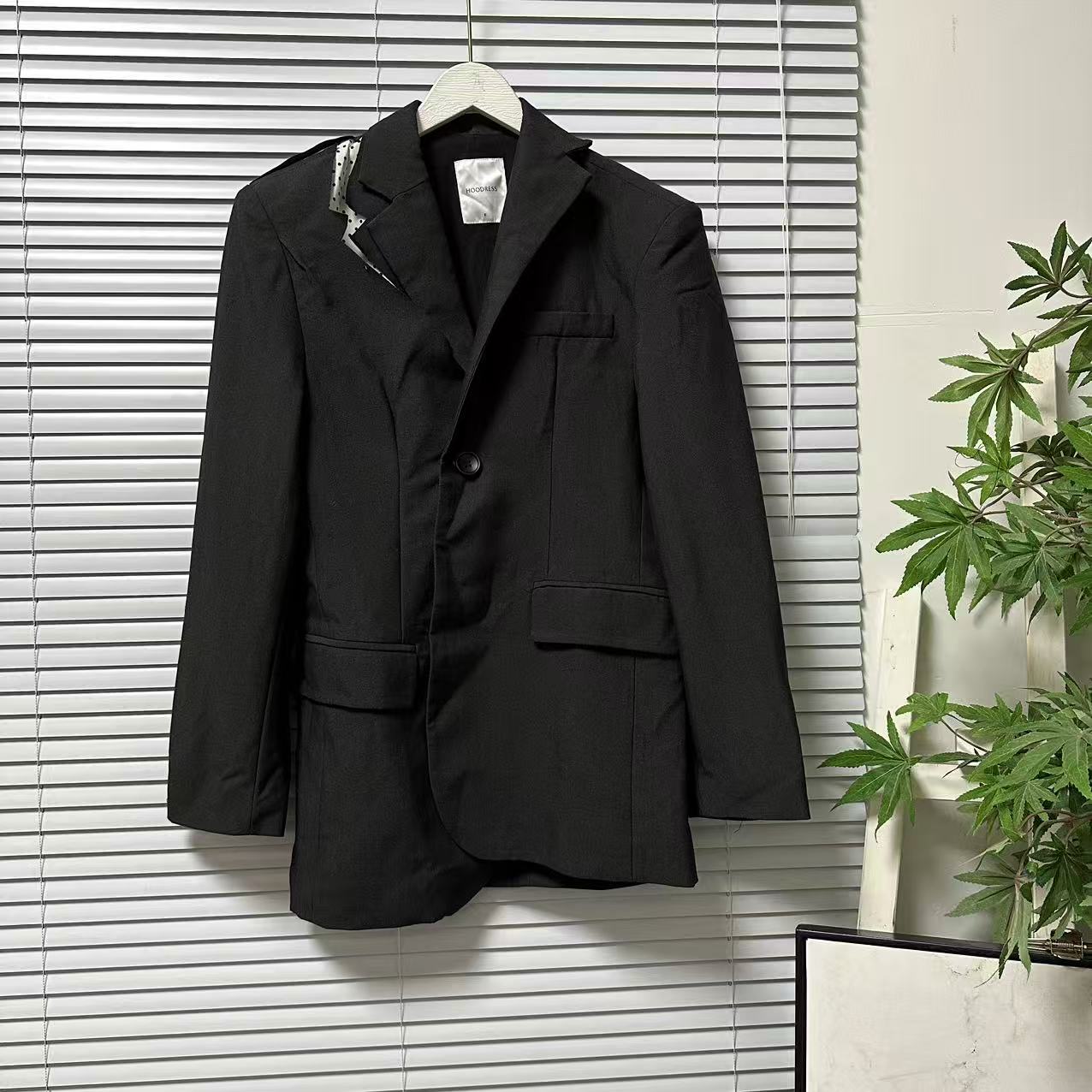 1121-35品牌专柜高货设计款西装女短外套黑色单排扣轻奢极简风