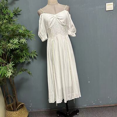 0813-58法式复古方领珍珠吊带裙初恋系仙女裙裙子设计感连衣裙