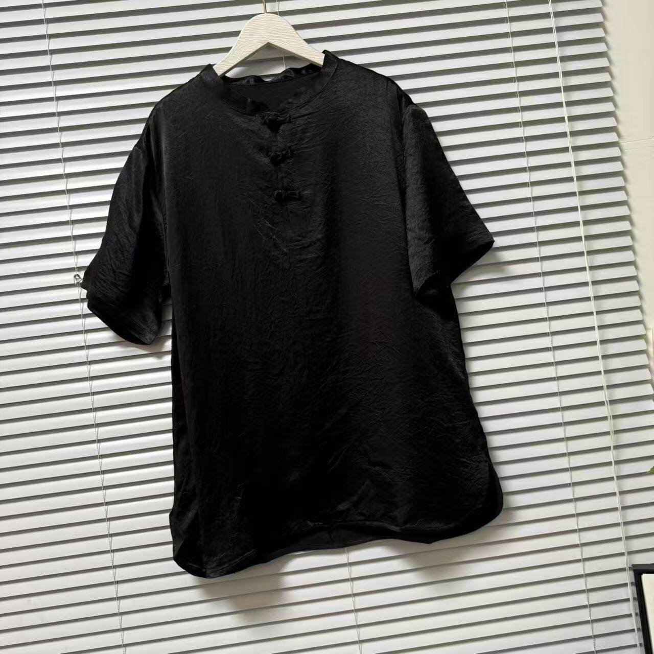 0317-53品牌高货黑色醋酸短袖衬衫中性宽松立领盘扣设计休闲上衣图片