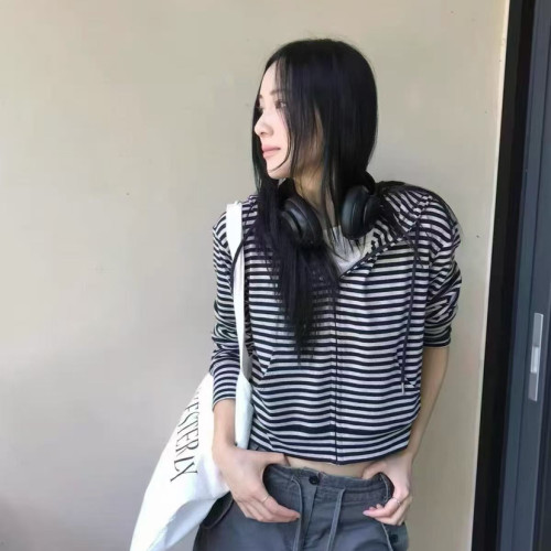 IU ROOM-秋上新韩系条纹连帽短外套YS1-1668