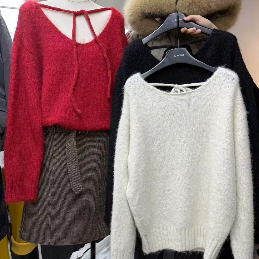 IU ROOM-冬上新氛围感圣诞慵懒风保暖毛衣3865