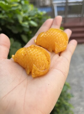 天然二代蜜蜡年年有鱼吊坠男女鸡油黄皮休坠子项链琥珀蜜蜡挂坠