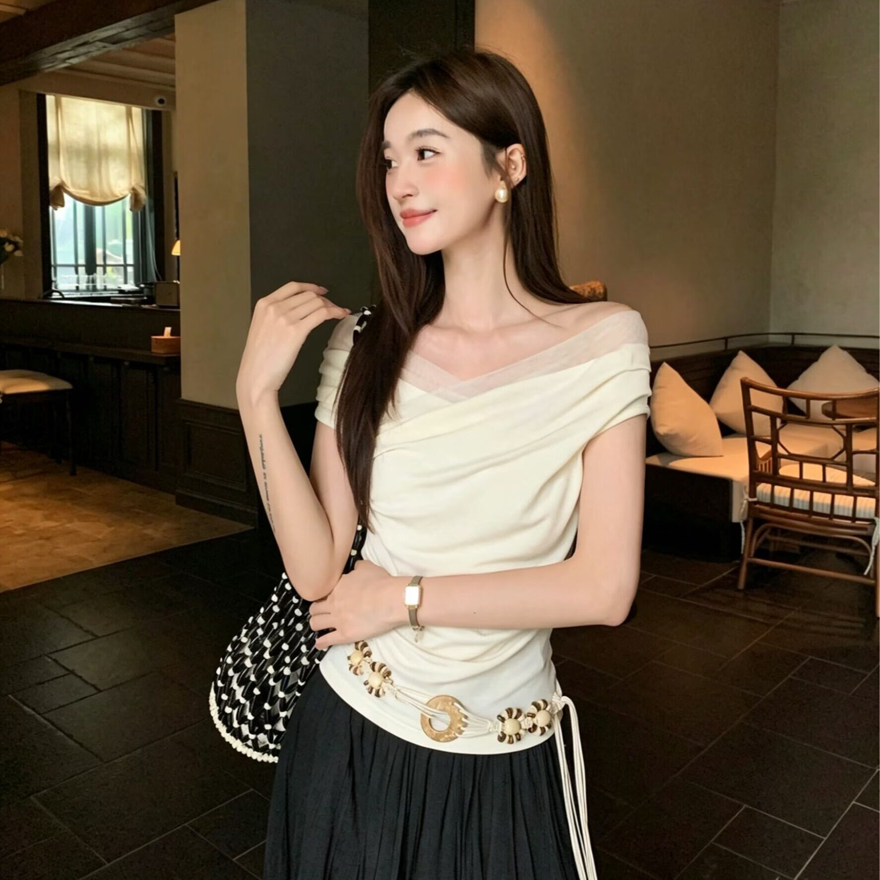 辣妹设计感网纱拼接短袖T恤女夏季新款褶皱修身显瘦露肩韩系上衣
