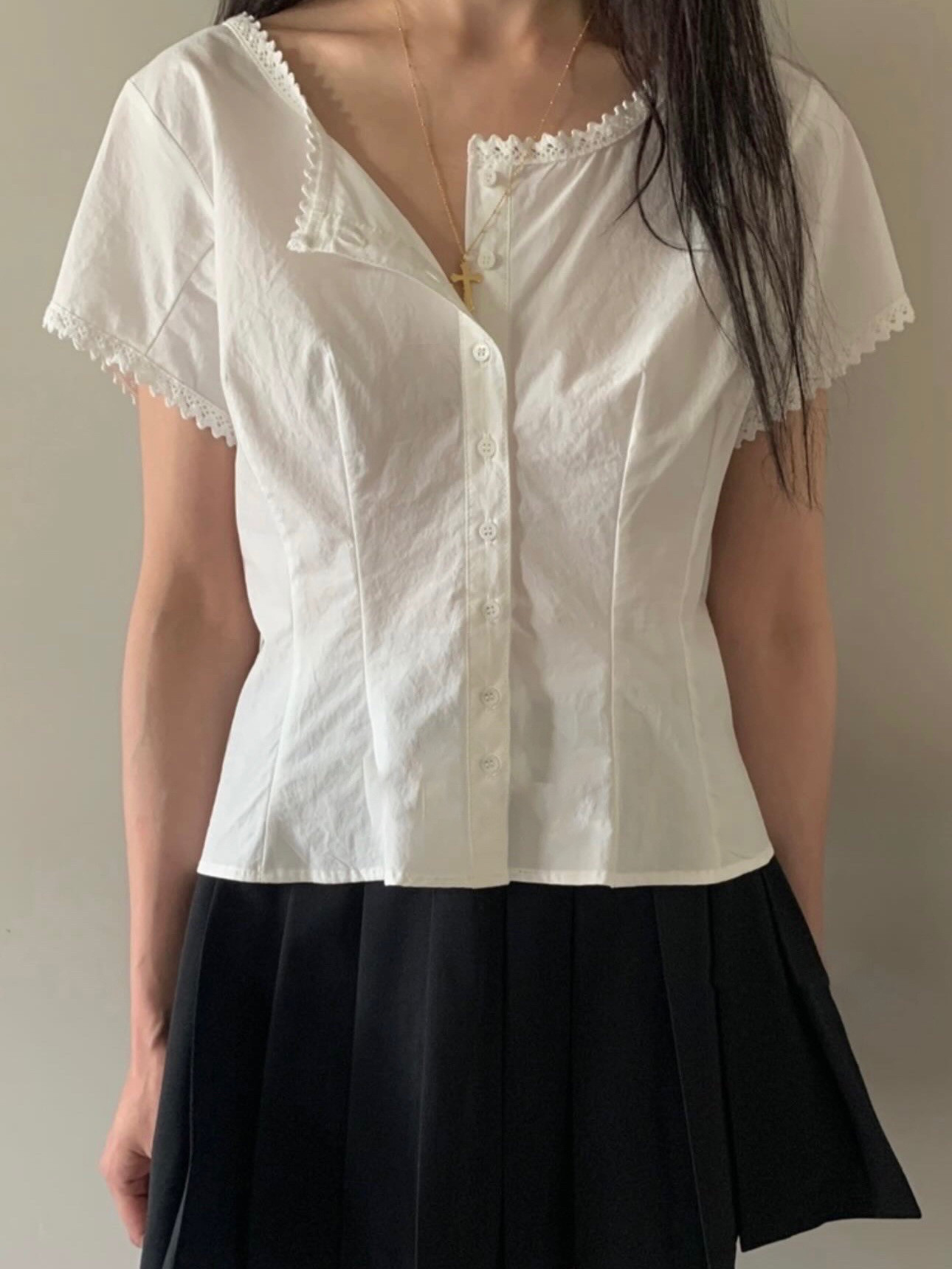 Suhoo韩国纯欲短袖衬衫气质单排扣蕾丝边收腰上衣
