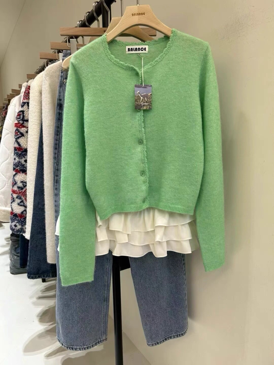 Suhoo 韩国东大门春季新款洋气温柔百搭花边系扣针织开衫女