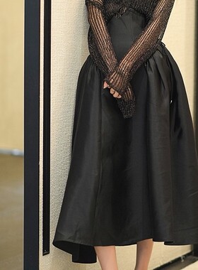 CAN09/24 10:00AM 赫本风高腰显瘦黑色半身裙女设计感小众中长裙