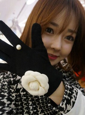 韩国小香风山茶花珍珠戒指羊毛手套加绒加厚触屏保暖女冬气质防寒