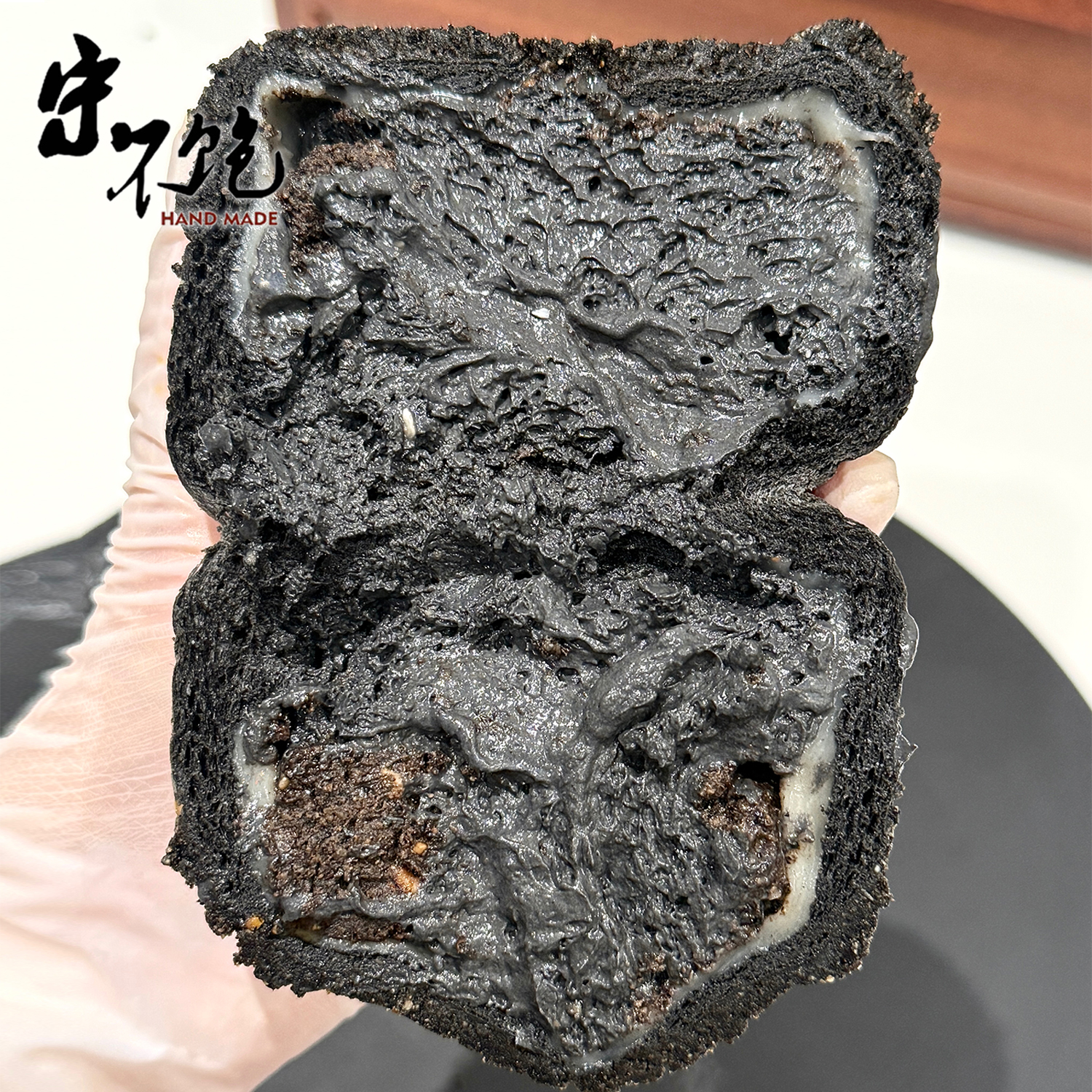 不饱的面包火山熔岩三重黑芝麻米面包爆浆麻薯欧包夹心面包早餐