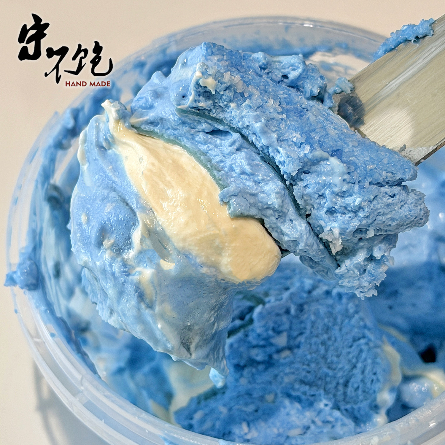 不饱的面包海盐椰椰爆浆千层盒子蛋糕椰蓉椰奶奶霜下午茶