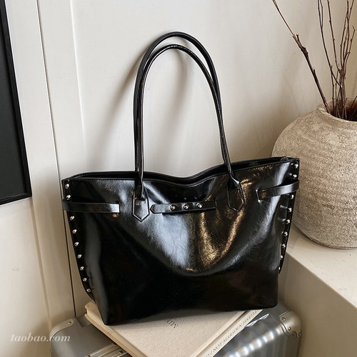 油皮复古大容量通勤托特包