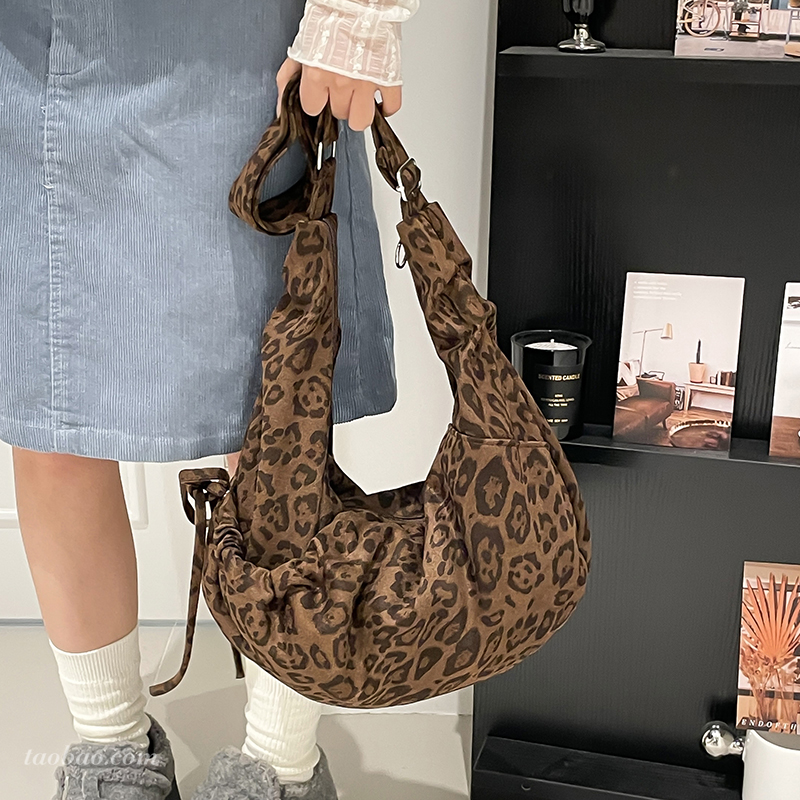 休闲大容量豹纹布包托特包