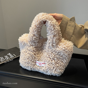 手提毛毛包 百搭链条斜挎包女式 秋冬季 超火小众毛茸茸包包2025新款