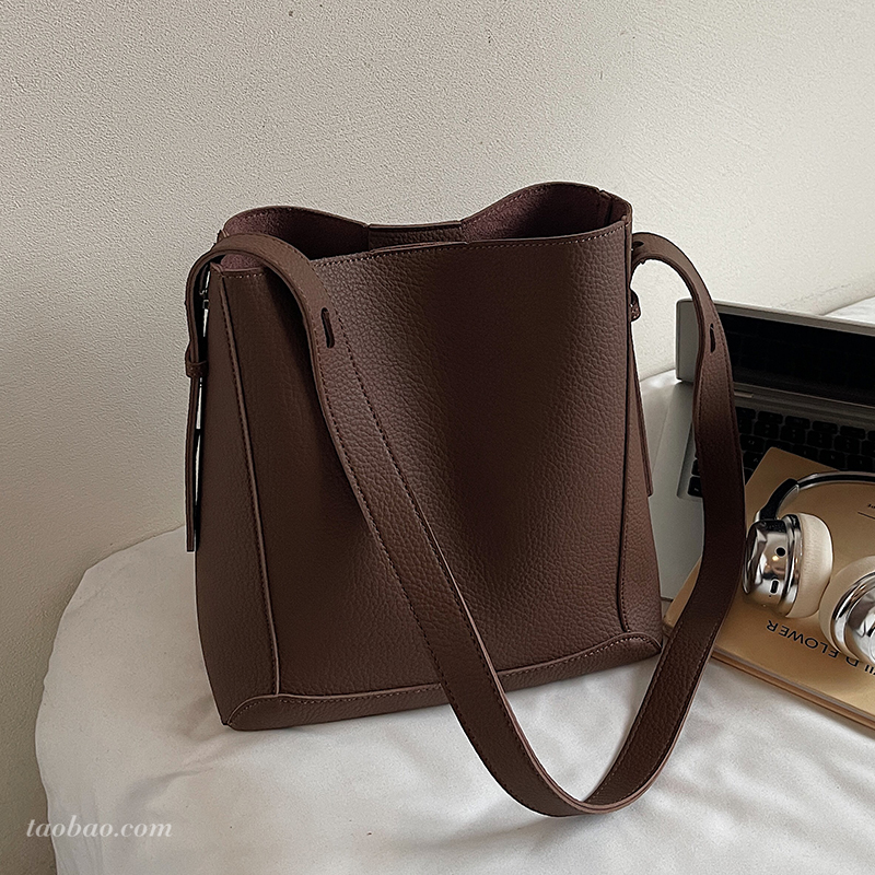 极简风大容量水桶包单肩斜挎包