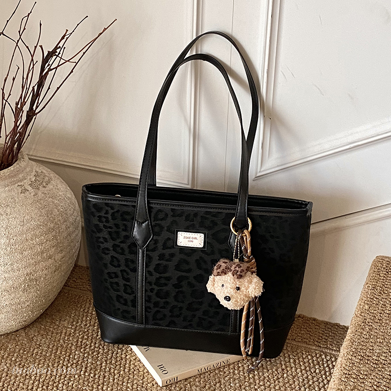 高级感麂皮绒豹纹托特包
