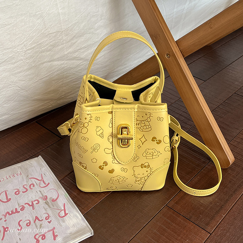 独特小众压花包包女2026新款时尚百搭斜挎包精致超火手提包水桶包,箱包皮具/热销女包/男包,水桶包,淘宝优惠券,粉丝福利购,淘宝优惠卷