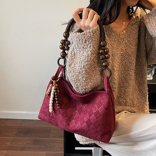 2025年超火小众设计压花腋下包