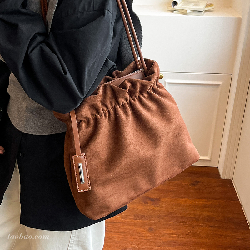 麂皮水桶包女式2025春秋季新款