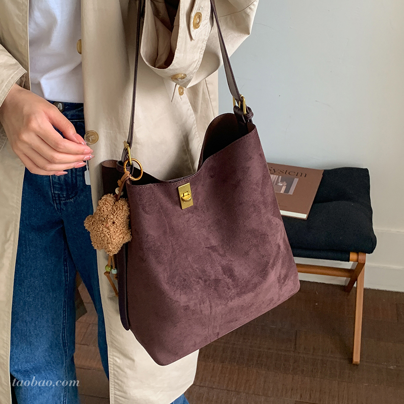 单肩水桶包通勤时尚潮流斜挎包