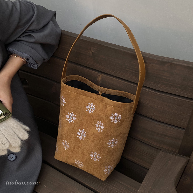 复古印花麂皮水桶包2025秋冬新款