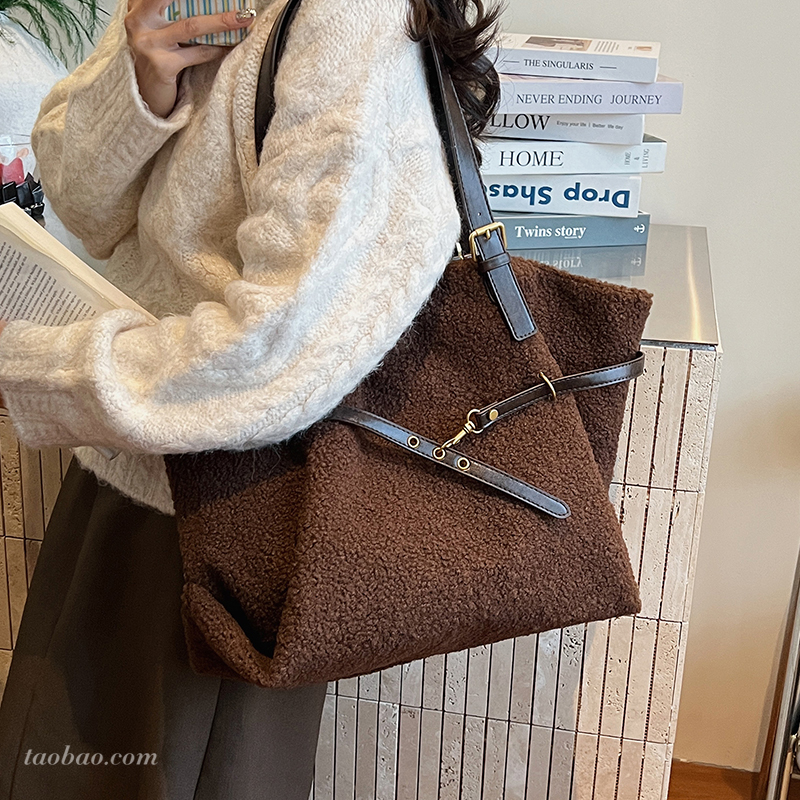 羊羔毛托特包2025冬季新款
