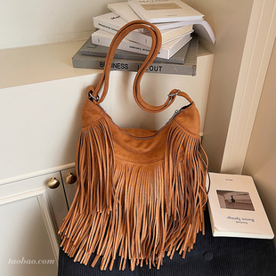 休闲复古小众麂皮绒包包2025秋冬季 百搭斜挎包波西米亚流苏包 新款