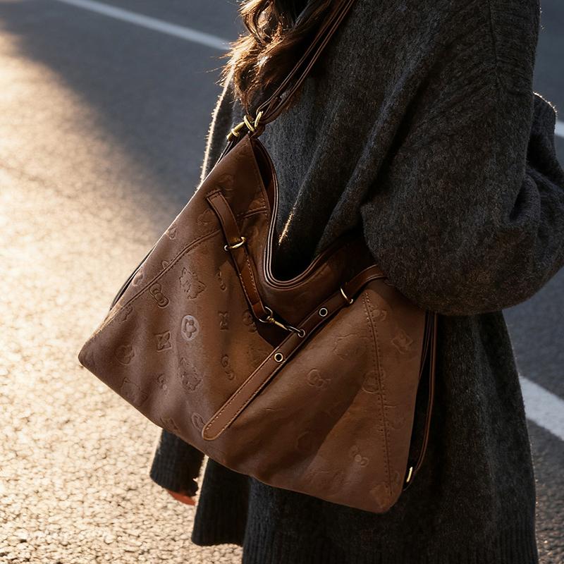 冬季复古大容量托特包