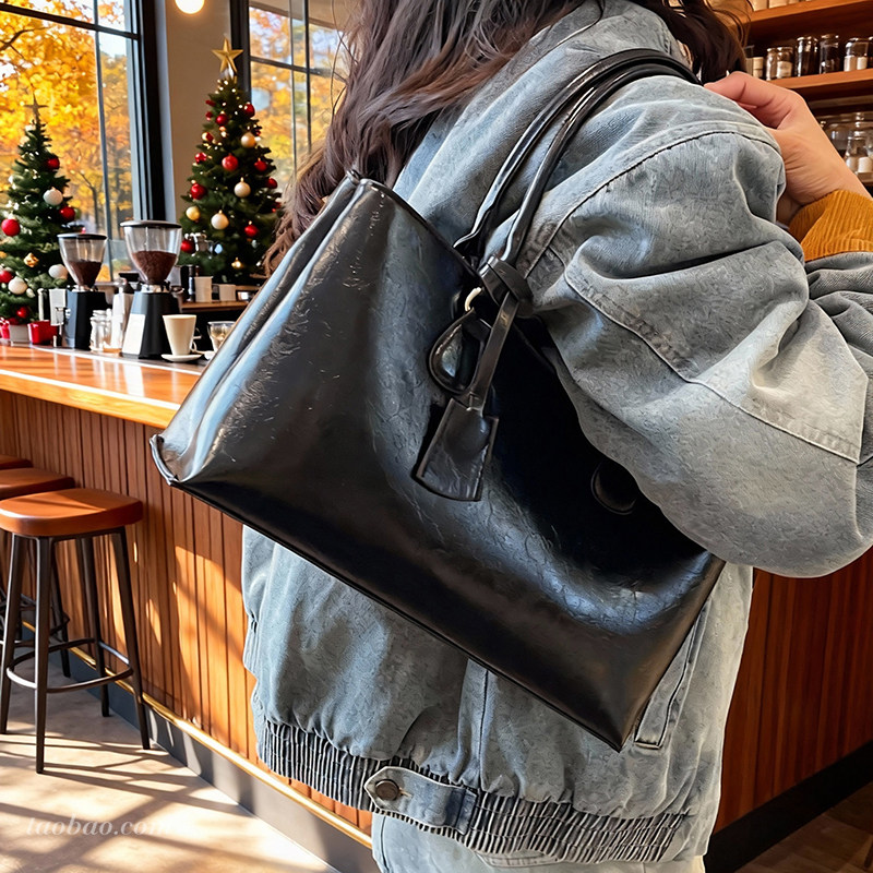 高级质感油皮复古包包女2026新款时尚大容量单肩腋下包手提托特包,箱包皮具/热销女包/男包,托特包,淘宝优惠券,粉丝福利购,淘宝优惠卷