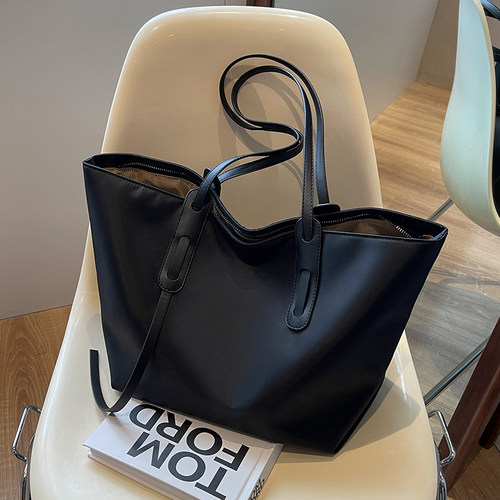 秋冬尼龙布轻便大容量托特包女