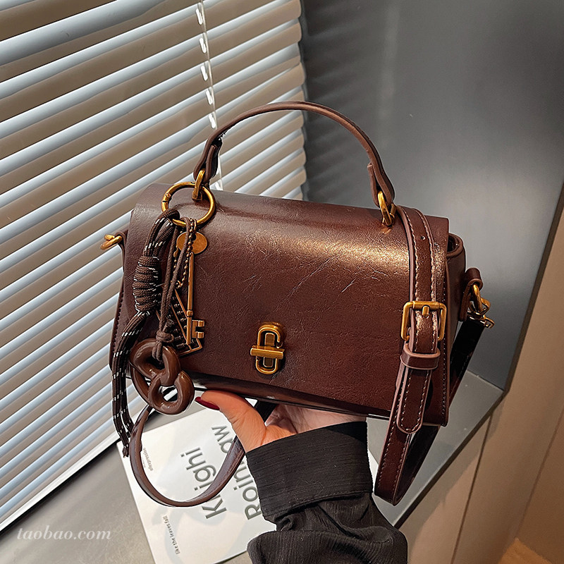 高级质感复古小包包女2025新款时尚百搭斜挎包精致超火手提小方包,箱包皮具/热销女包/男包,通用款女包,淘宝优惠券,粉丝福利购,淘宝优惠卷