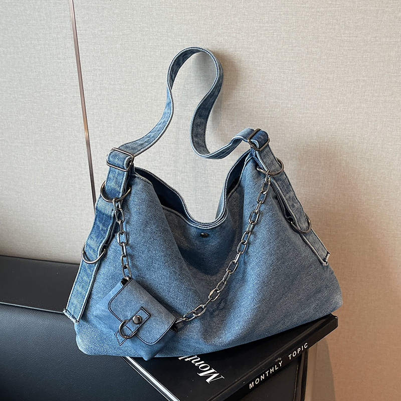 百搭牛仔布链条高级感通勤托特包