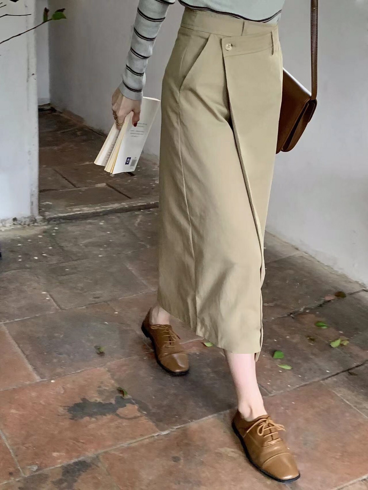 吉姆姐姐 here imprint早秋上新 进口棉斜襟扣设计款侧开叉半身裙