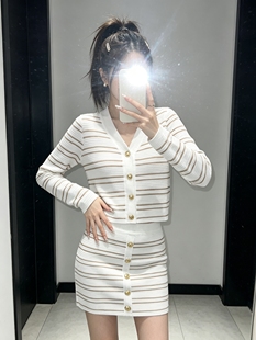 法式优雅气质V领金属扣针织开衫上衣+包臀半身裙两件套装女26秋冬