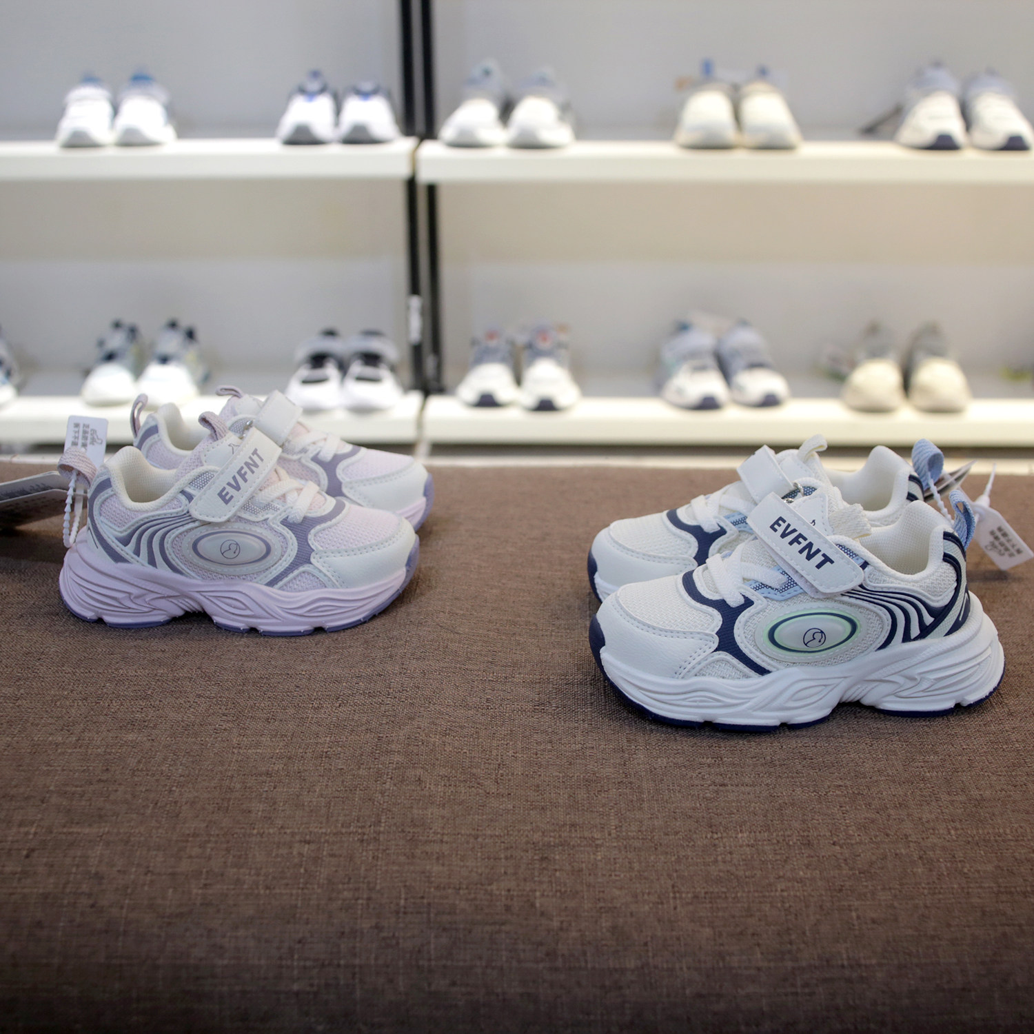 婴芬特25春季新款幼童机能鞋男童运动鞋女童亮灯双网透气22-26码