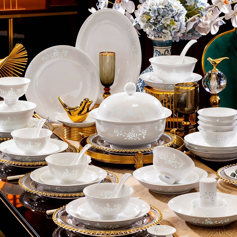 高端家庭专用精致陶瓷景德镇白瓷玲珑瓷高温烧制防烫碗盘餐具套装