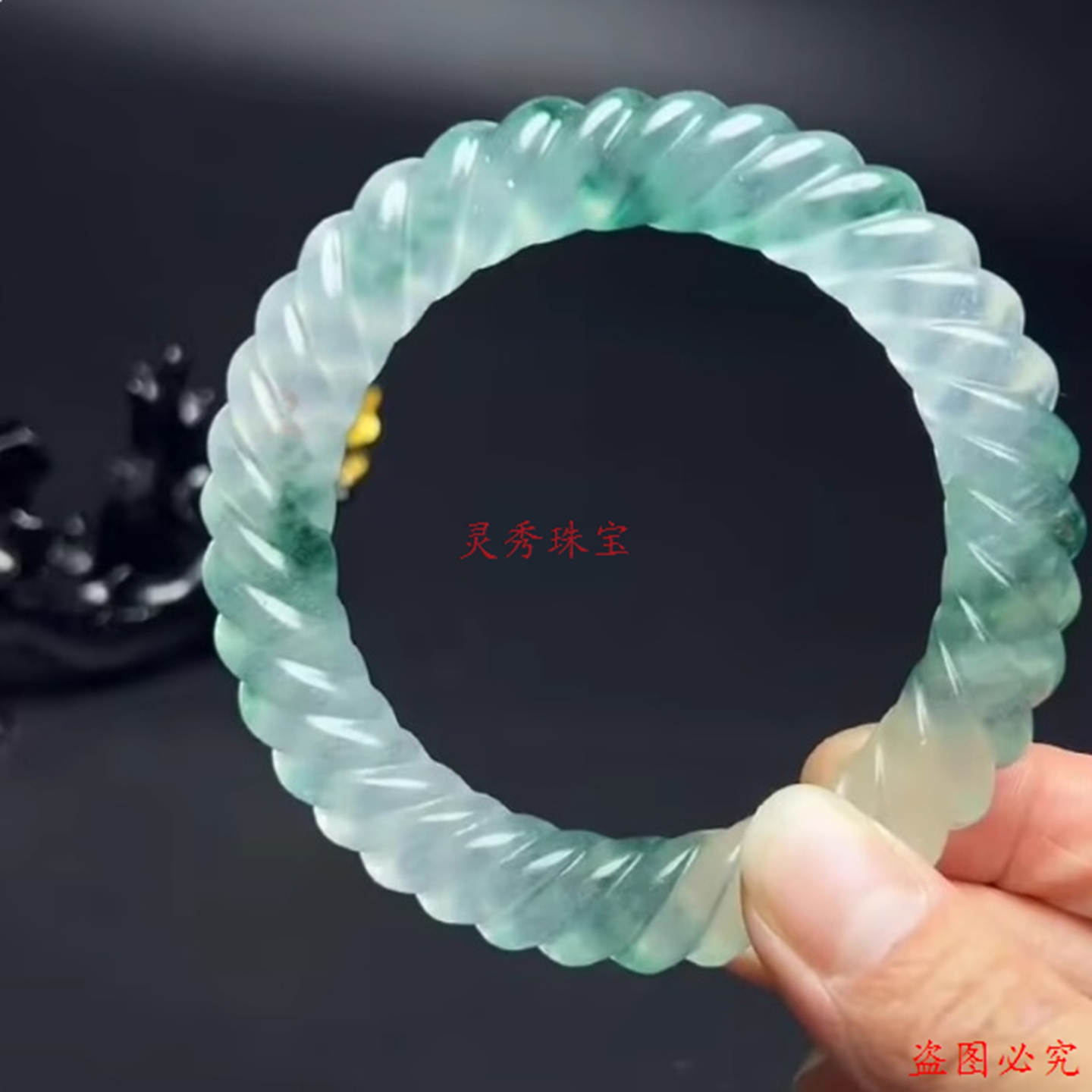 精美圆条麻花形手镯冰种飘花透明翡翠色独龙玉石英岩玉石女玉镯