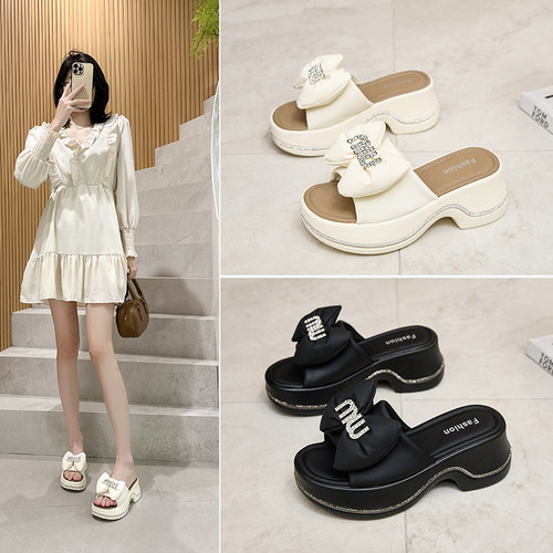拖鞋女外穿2026夏季百搭蝴蝶结水钻防水台厚底高跟坡跟一字拖凉鞋