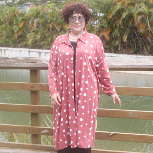 加肥大码 胖妈妈中长外套中老年女装 翻领休闲波点风衣 新款 2019秋季