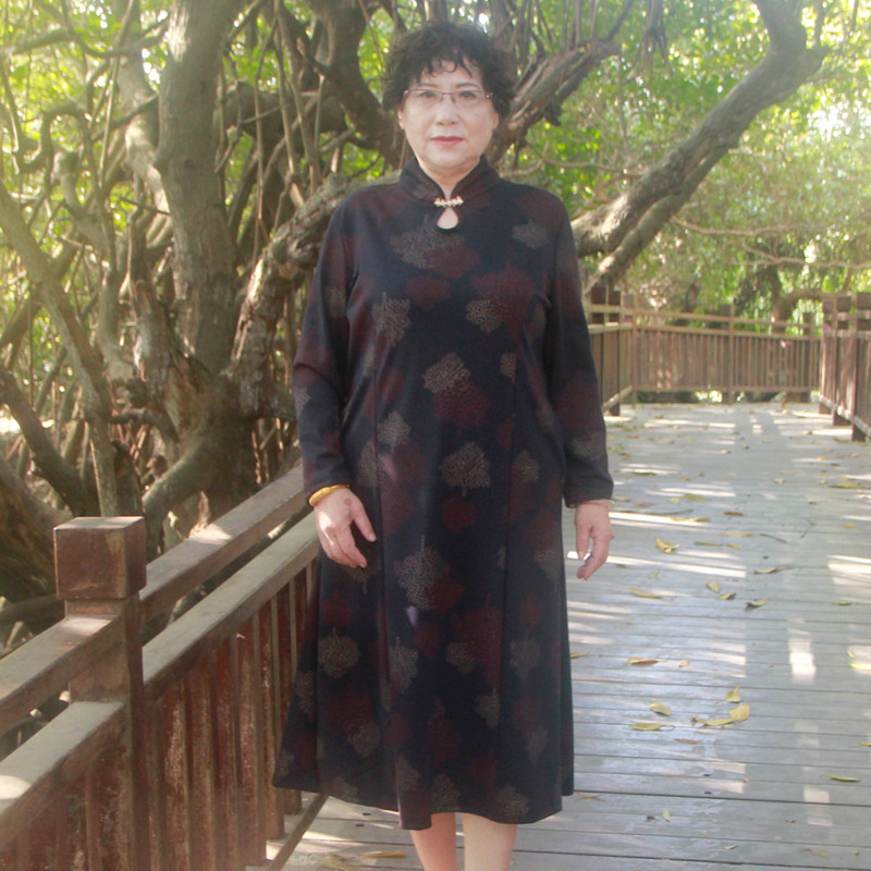 时尚盘扣大码胖妈妈款连衣裙中长
